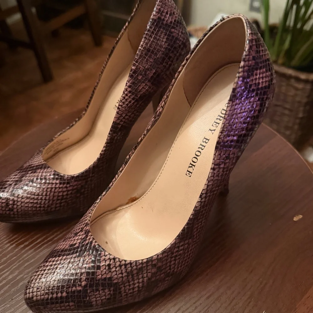 Shoes - Picture 2 of 5